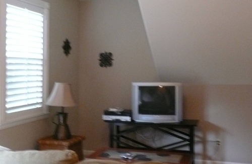 St. Helena House | Just 5 Minutes Walk To Main Street St. Helena & Vineyards - Classic Victoriana