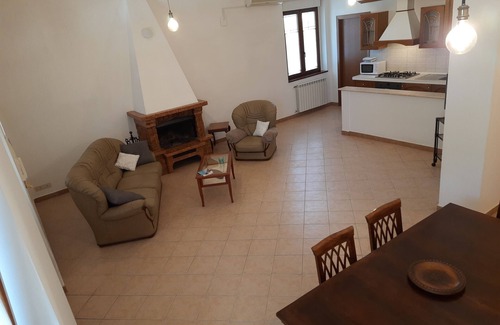 Cupello Apartment | Just 9 km from the Adriatic Sea, L'Acero apartment.