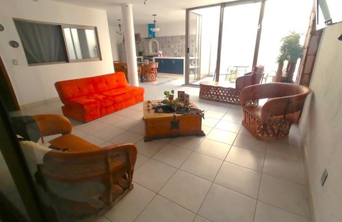 Guadalajara Apartment | Just a 10 minute walk from the center of Tlaquepaque with garage.
