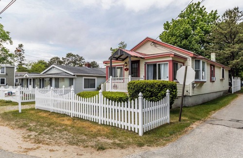 Camp Ellis Cottage | Just a 3 minute walk to the beach, local restaurants, and activities!
