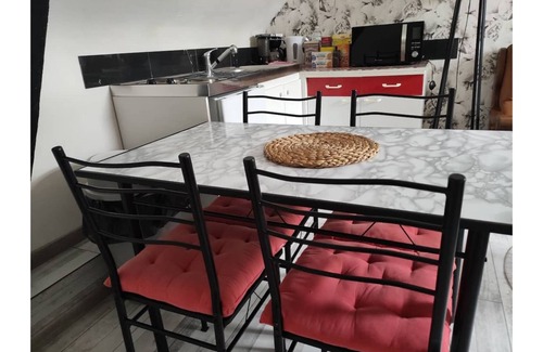 Chatellerault Bed & Breakfast | Just a few minutes from Futuroscope/Aqua/Arena, ideal family apartment for 4 people