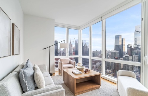 Hell's Kitchen Apartment | just a few minutes away from Time Square! Cozy 2 bed 2 bath apt.