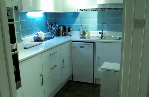 Bognor Regis Apartment | Just a few steps to the seafront & all amenities, cafes, restaurants & bars