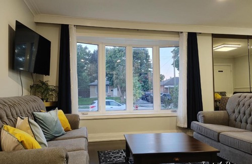 Toronto House | Just a Room