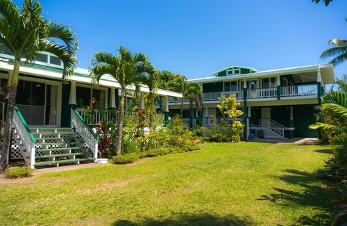 Hanalei Cottage | JUST A THREE MINUTE WALK TO THE BEACH OR TOWN!