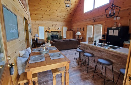 Sevierville Cabin | Just Because~Modern Smoky Mountain Cabin~Private Hot Tub~Pool Table~Games