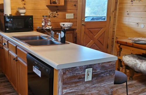 Sevierville Cabin | Just Because~Modern Smoky Mountain Cabin~Private Hot Tub~Pool Table~Games