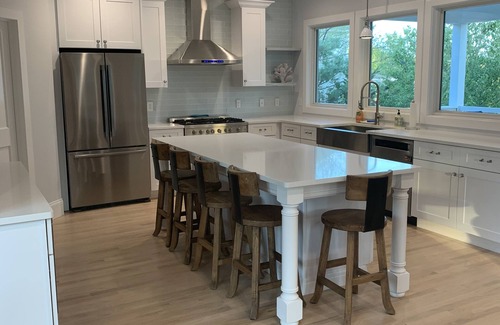 Bonnet Shores House | Just Built! Beach House sparkling clean, Kelly Beach Passes Included 5bed 4 bath