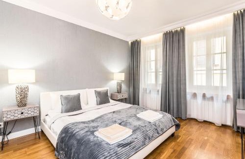 Wroclaw Old Town Apartment | Just In Rynek Garncarskie 10 with bonus separate office TV room