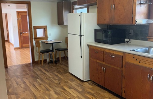 Marinette Apartment | Just in Time for the NFL Draft! We will Uber drive you to and from Lambeau !