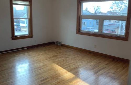 Marinette Apartment | Just in Time for the NFL Draft! We will Uber drive you to and from Lambeau !