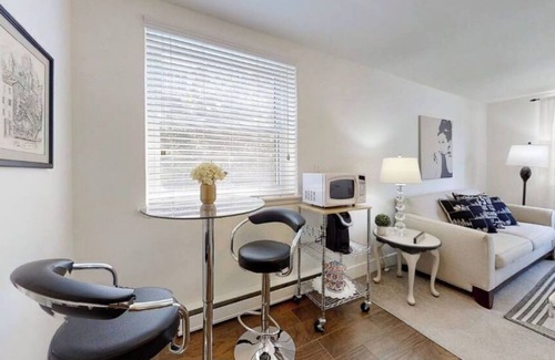 South London Apartment | Just in Time for Your Stay!