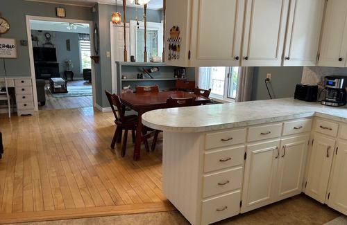 Manitoulin District House | *Just Launched* Quiet, Updated Waterfront House on Manitoulin Island, Sleeps 6.