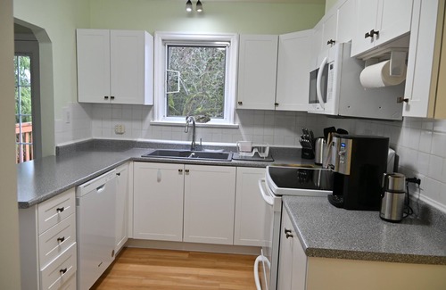 View Royal House | Just Like Home - Everything you need to feel at home and your pets are welcome!