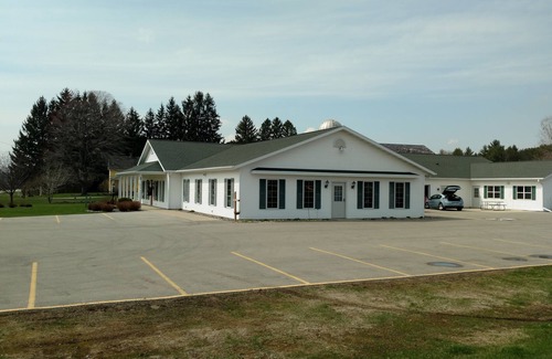 Suamico House | Just Like Home, Private Rooms, Sleeps 16(No Bunk Beds), 13 Miles To Lambeau