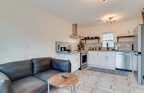 Greenwood Apartment | Just Listed, ALL new, 1 Bedroom-East Nash