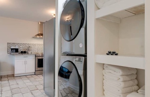 Greenwood Apartment | Just Listed, ALL new, 1 Bedroom-East Nash