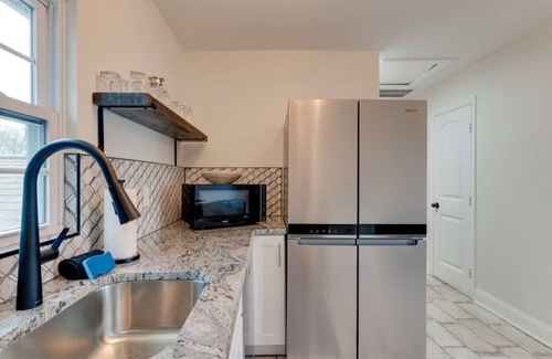 Greenwood Apartment | Just Listed, ALL new, 1 Bedroom-East Nash