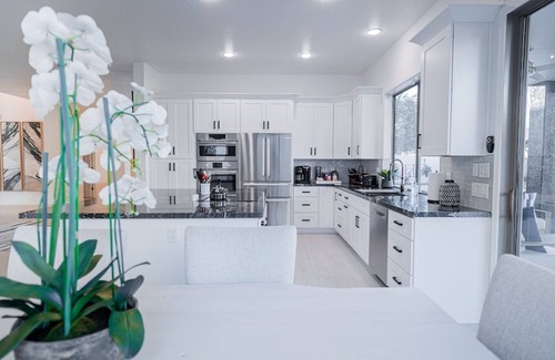 Arabian Views House | Just Listed! Modern Showpiece w/Pool & Hot Tub!
