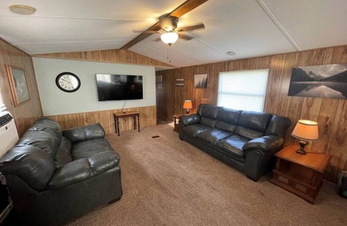 Annapolis House | Just Minutes from Black River – With WIFI