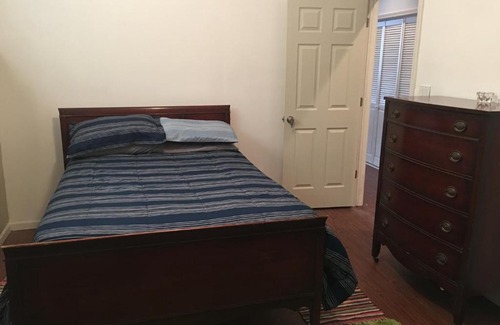 Grand Boulevard Bed & Breakfast | Just Minutes from Downtown Chicago