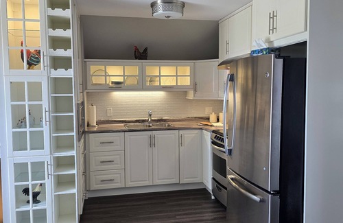 New Glasgow Apartment | Just minutes to National Park beaches, world famous golf courses and restaurants