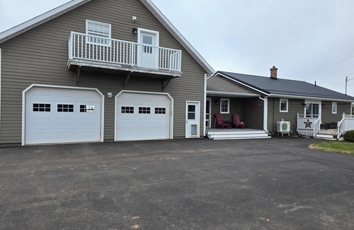New Glasgow Apartment | Just minutes to National Park beaches, world famous golf courses and restaurants