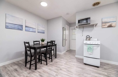 Wilton Manors Apartment | Just Off Wilton Drive! Apt 8