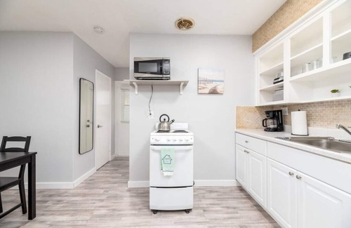 Wilton Manors Apartment | Just Off Wilton Drive! Apt 8
