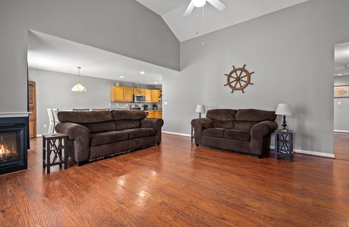 Captain's Cove House | Just One Oar - Pet friendly, Fenced yard!
