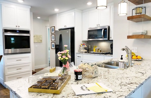 Bentonville House | Just read the reviews and we think you'll choose Starlanding! Sleeps 6, 2 baths