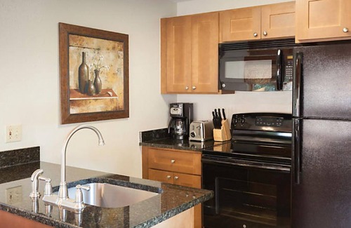 Gatlinburg Ski Chalet | Just reduced! Enjoy the magic of MountainLoft Resort-Gatlinburg for the holidays