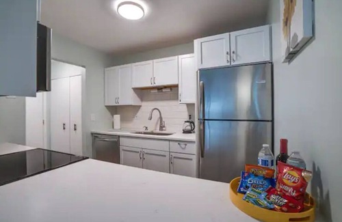 Elk Grove Village Condo | Just remodeled apartment close to airport and mall