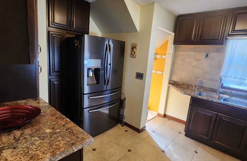 Milwaukee House | JUST REMODELED Cozy, quiet,BrewersStadium Walk Distance. ClosetoDownTown,SteFair