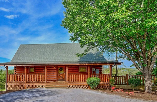Sevierville Cabin | Just Renovated, Gated Resort, Mini-Golf, WiFi, Pools, Game Loft & What a View!