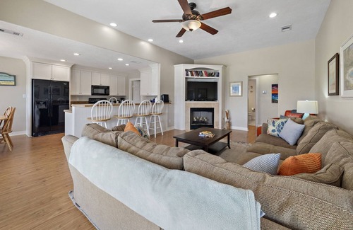 Pirates Beach West House | "Just Right" in Pirates Beach West - Family Friendly! Updated! Pet Friendly!!