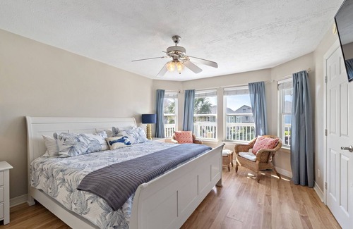 Pirates Beach West House | "Just Right" in Pirates Beach West - Family Friendly! Updated! Pet Friendly!!