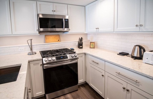 Ludlow House | Just steps to the trail enjoy the best location in Winterplace ski community
