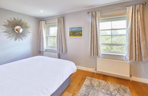 Masham Apartment | Just The Place River View 3 BR Cottage in Masham