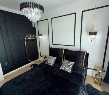 Grunwald Apartment | Just Unique black
