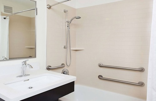 Southfield Resort | Just What You Were Looking For! Relaxing Room to Enjoy w/Kitchen, Free Parking