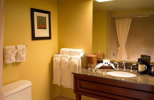 Laughlin House | Just What You Were Looking For! 3 Modern Units, Casino, Restaurant, Game Rooms!