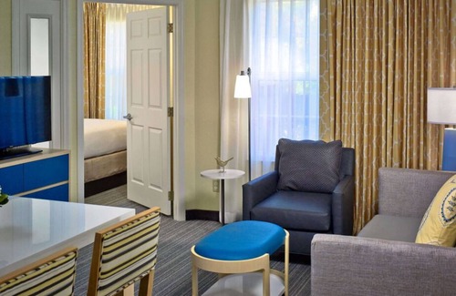 Sharonville House | Just What You Were Looking For! Free Breakfast, Free Parking, Pets Allowed