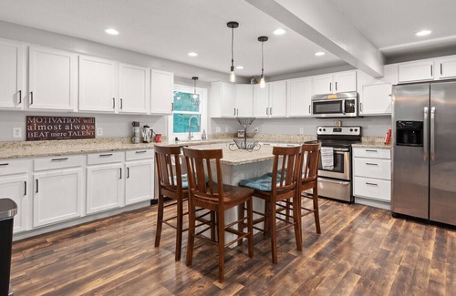 Eagan House | Just15 minutes from Mall of America, MSP Airport, & Downtown Saint Paul