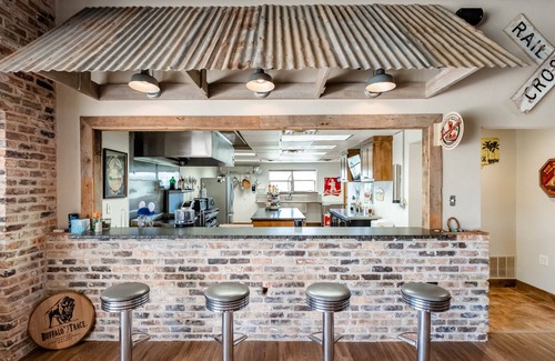 Justiceburg House | Justiceburg Texas, Lake Alan Henry, Woody's Roadhouse Lodge