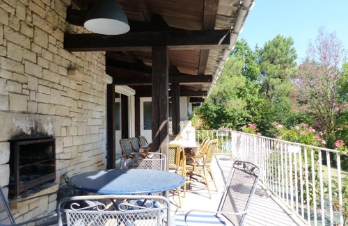 Brignac-la-Plaine Villa | JUSTINE