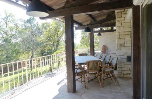 Brignac-la-Plaine Villa | JUSTINE