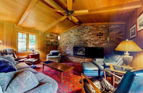 Flat Rock House | Justus Bluff