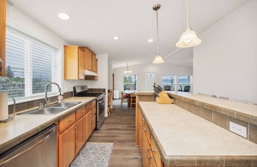 Sweetwater House | Juuust Right - Gorgeous view, 5 mins from the lake