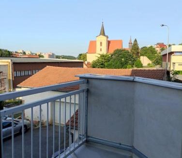 Trebic Apartment | Juvenis